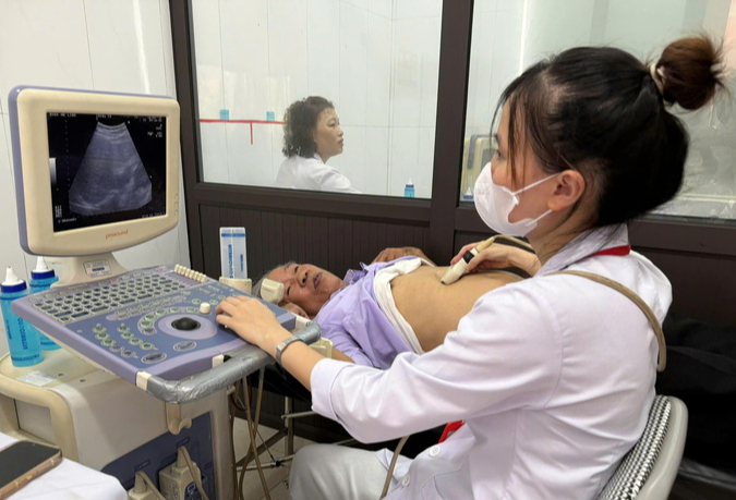 Khám sức khỏe định kỳ 2026: 50 % Dân số được tiếp cận chăm sóc sức khỏe - Ảnh 2.