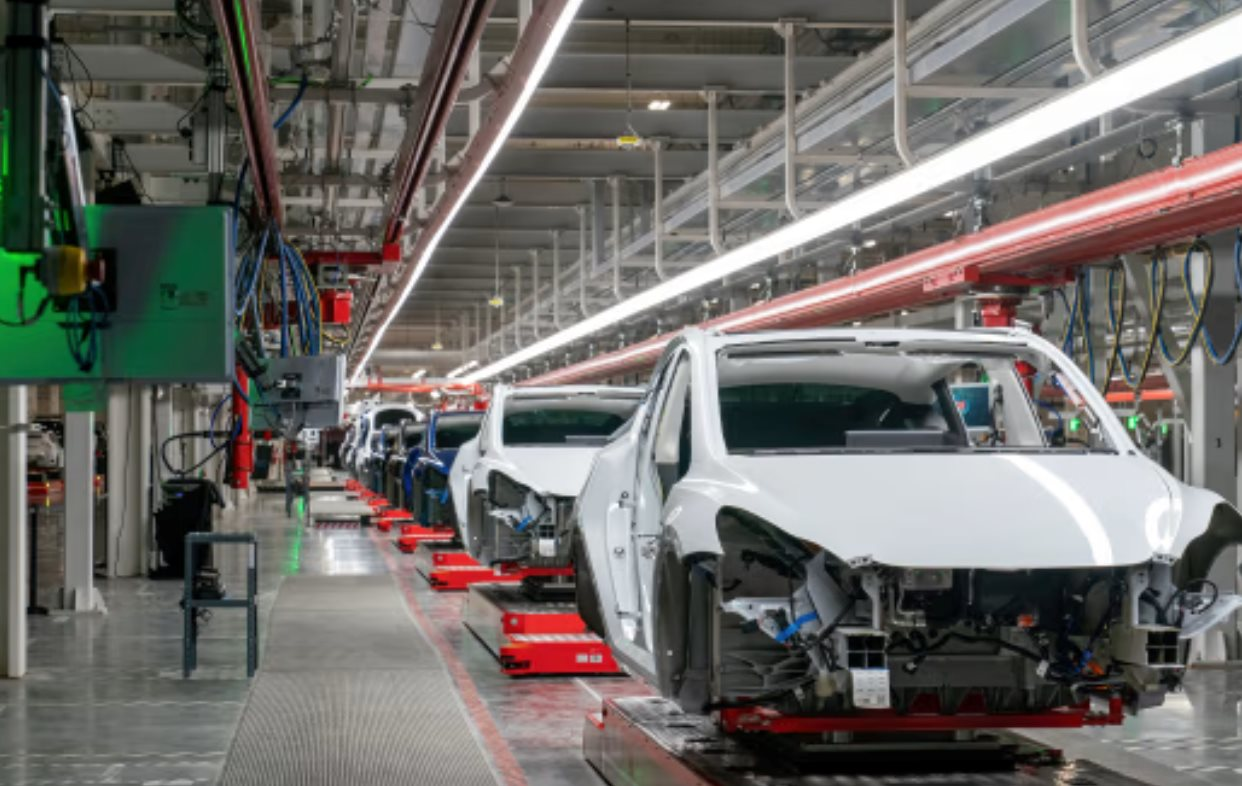 Elon Musk và Canh bạc với Cybercab: Chiếc xe không vô lăng thay đổi ngành ô tô 2026 - Ảnh 1.