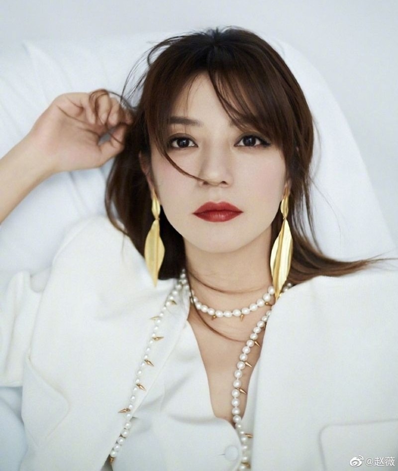 Triệu Vy bị phong tỏa tài sản , nguy cơ tán gia bại sản vì chồng cũ lừa đảo - Ảnh 1.