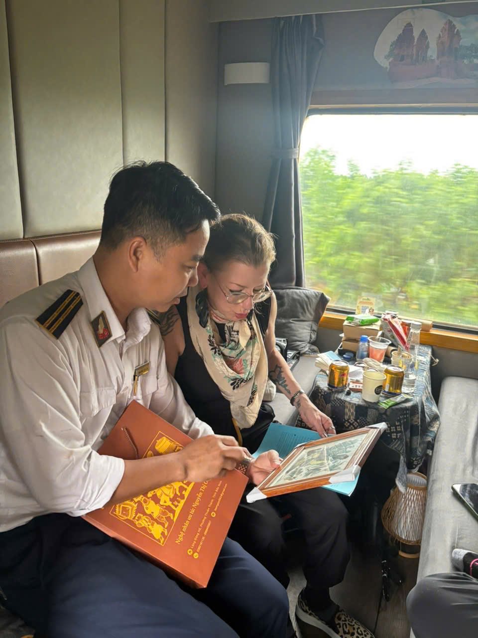 Trải nghiệm văn hóa Việt trên chuyến tàu SE19 – SE20 chất lượng như khách sạn - Ảnh 8. Trải nghiệm văn hóa Việt trên chuyến tàu SE19 – SE20 chất lượng như khách sạn - Ảnh 8.