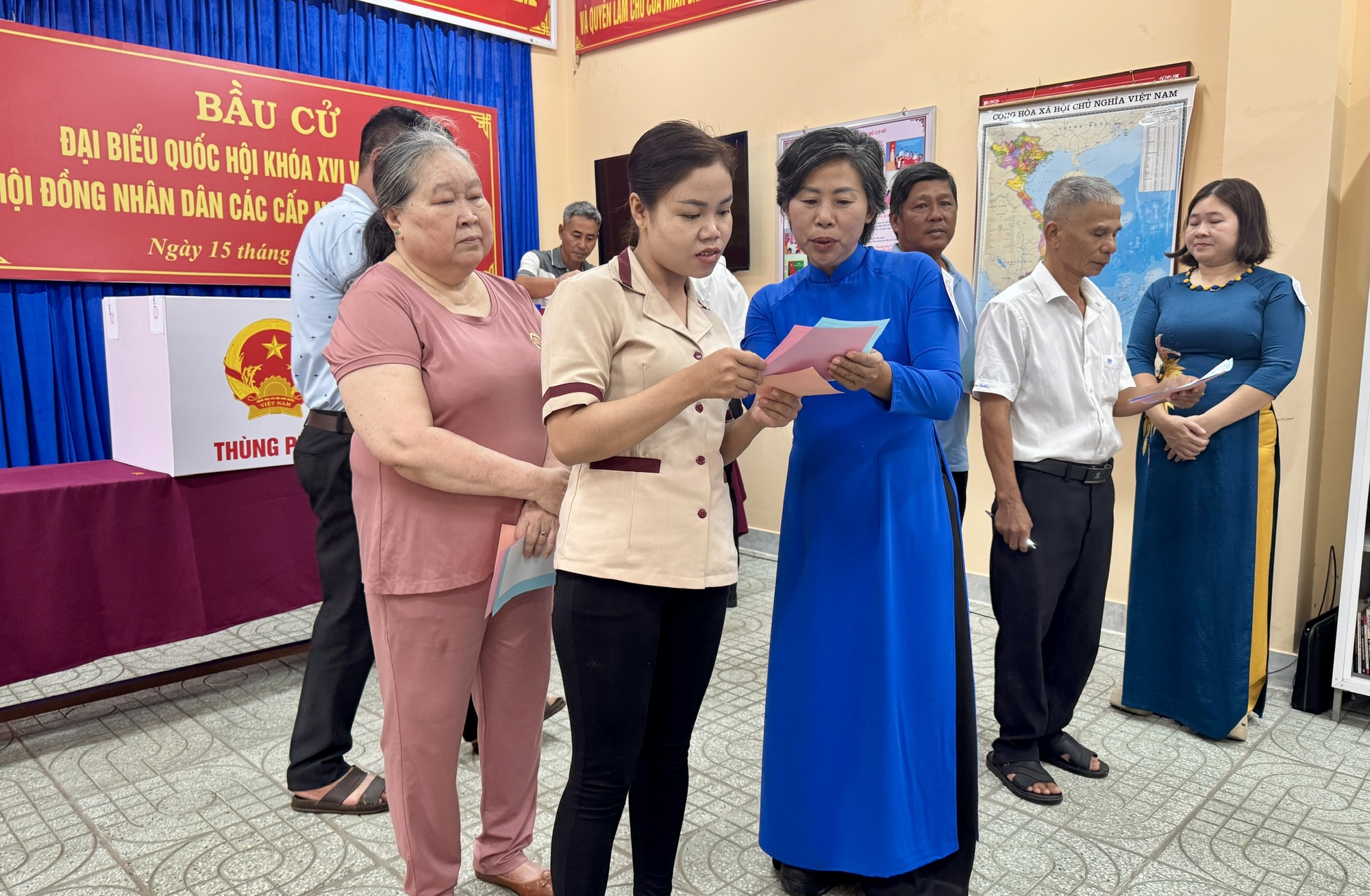Cử tri Côn Đảo nô nức tham gia ngày bầu cử Quốc hội và HĐND 2026 - Ảnh 3.