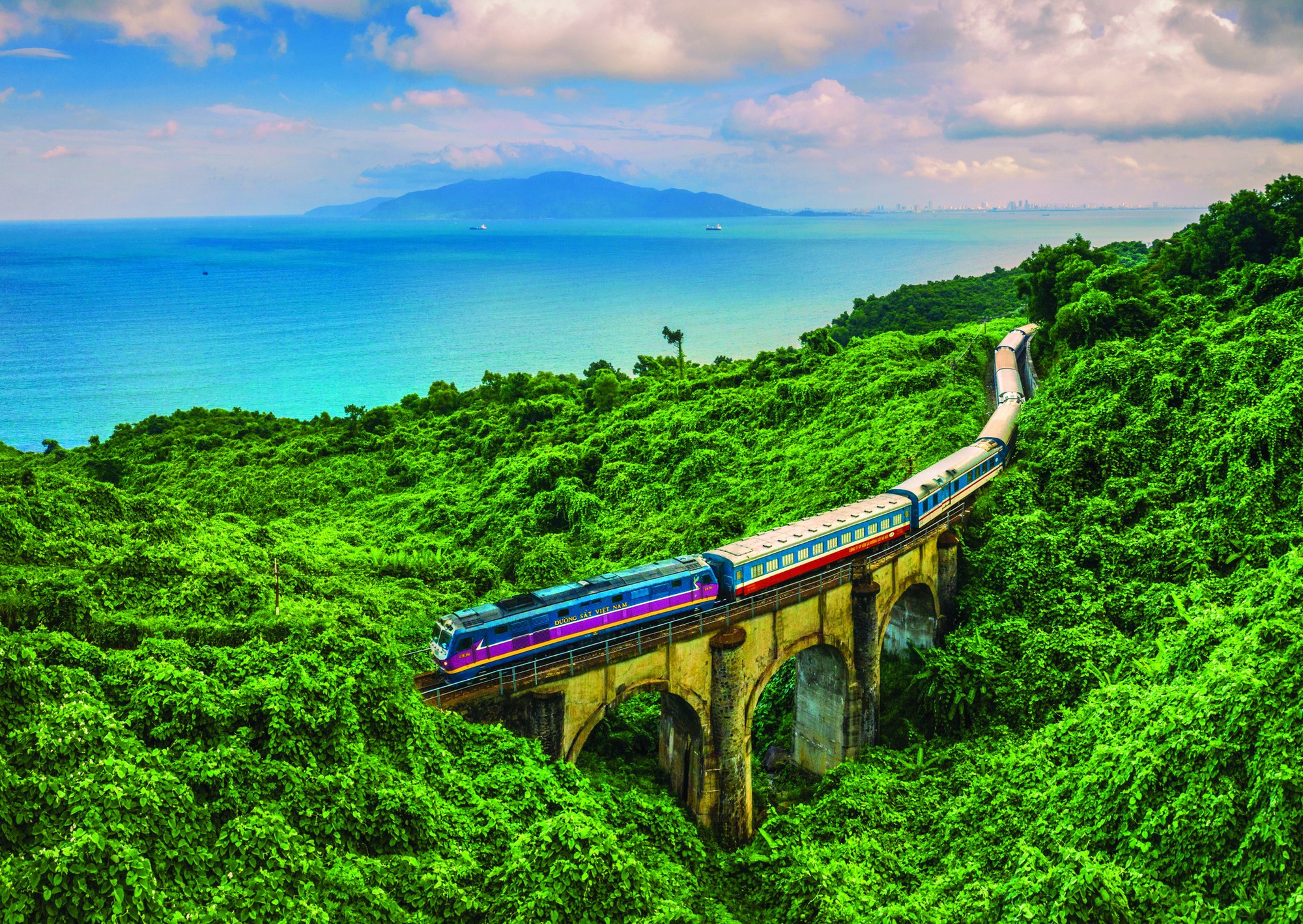 Trải nghiệm văn hóa Việt trên chuyến tàu SE19 – SE20 chất lượng như khách sạn - Ảnh 1. Trải nghiệm văn hóa Việt trên chuyến tàu SE19 – SE20 chất lượng như khách sạn - Ảnh 1.