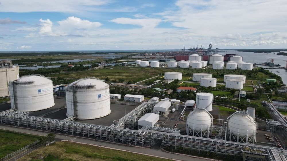 Nghệ An khởi động dự án LNG 60 . 000 Tỷ: Bước tiến lớn của ' người đàn bà sữa ' Thái Hương - Ảnh 1. Nghệ An khởi động dự án LNG 60 . 000 Tỷ: Bước tiến lớn của ' người đàn bà sữa ' Thái Hương - Ảnh 1.