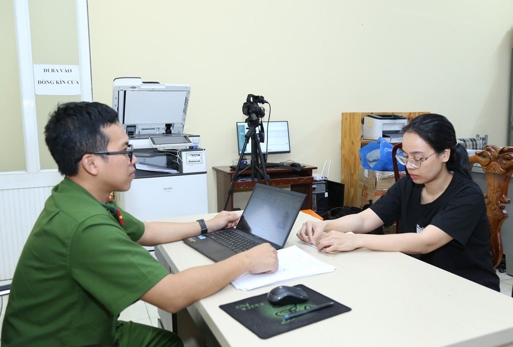 Phá đường dây mua bán hóa đơn trái phép ở Đồng Nai: 9 Người lập 60 công ty - Ảnh 1. Phá đường dây mua bán hóa đơn trái phép ở Đồng Nai: 9 Người lập 60 công ty - Ảnh 1.