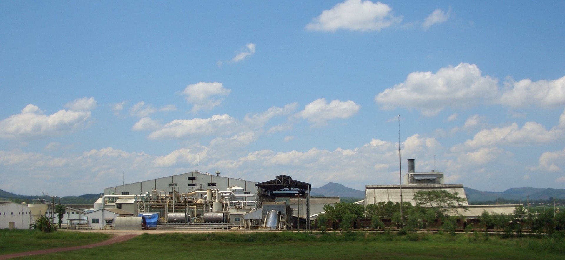 Nghệ An khởi động dự án LNG 60 . 000 Tỷ: Bước tiến lớn của ' người đàn bà sữa ' Thái Hương - Ảnh 3. Nghệ An khởi động dự án LNG 60 . 000 Tỷ: Bước tiến lớn của ' người đàn bà sữa ' Thái Hương - Ảnh 3.