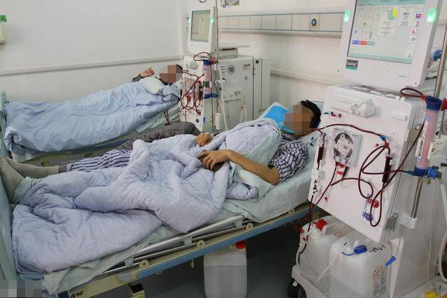 Nam thanh niên 29 tuổi bất ngờ hôn mê, tỉnh dậy thì phát hiện suy thận giai đoạn cuối: Những thói quen tưởng vô hại nhưng âm thầm "phá thận"- Ảnh 1.