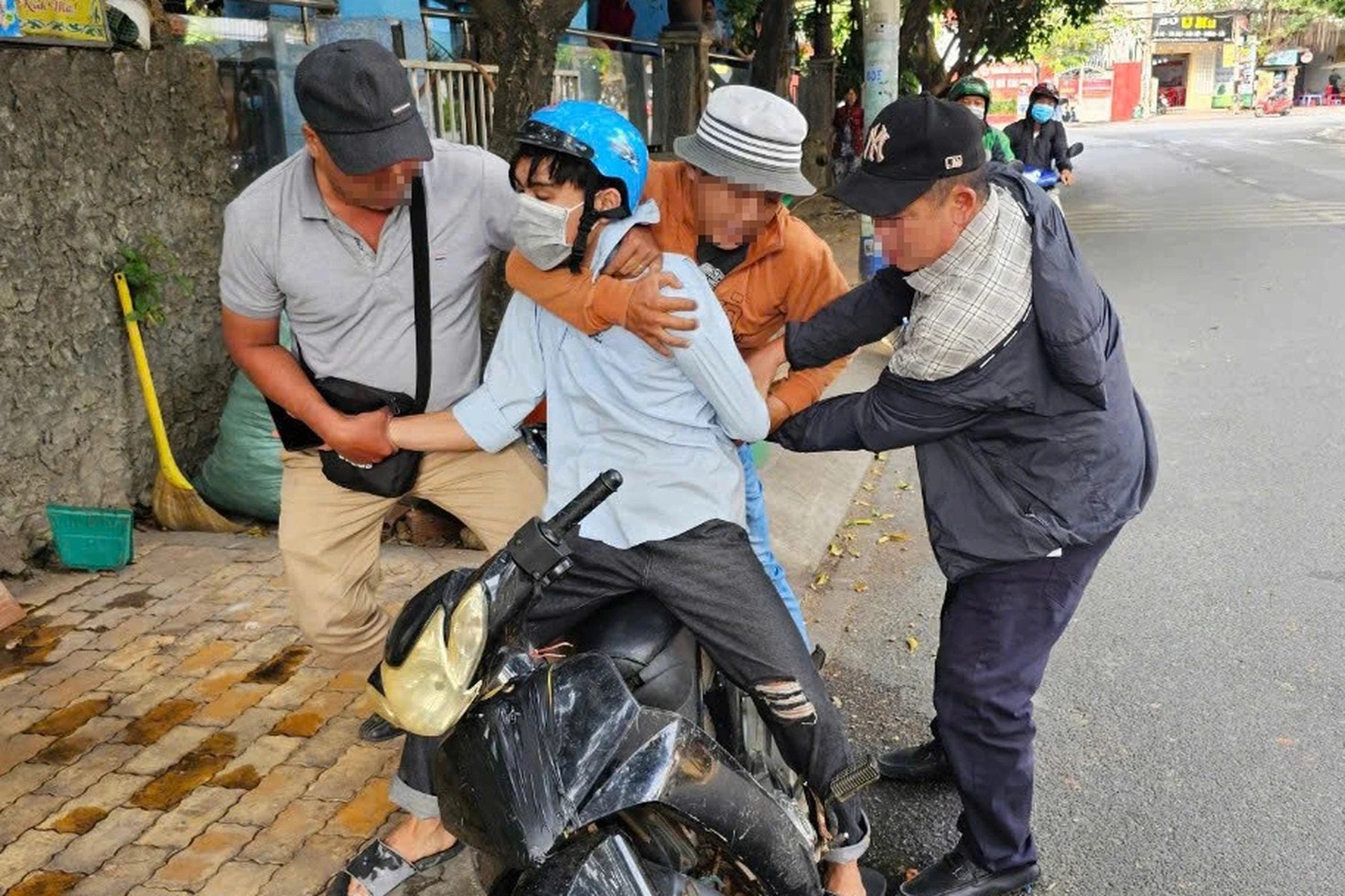 Tiền thưởng chống tội phạm tăng gấp 4 lần , cá nhân nhận tới 20 triệu đồng / lần - Ảnh 1. Tiền thưởng chống tội phạm tăng gấp 4 lần , cá nhân nhận tới 20 triệu đồng / lần - Ảnh 1.