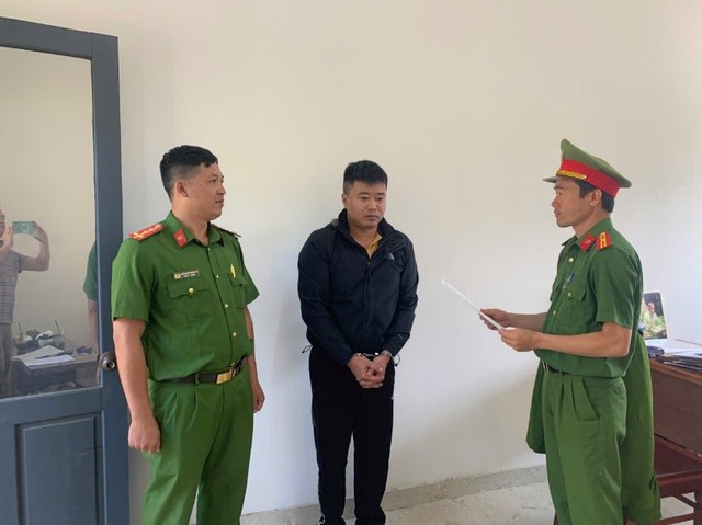 Thi hành lệnh bắt tạm giam nhân viên môi giới bất động sản Nguyễn Thành Luân 36 tuổi - Ảnh 1.