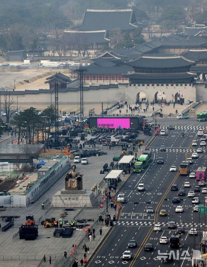 6.500 cảnh sát được điều động cho concert trở lại của BTS - Ảnh 4.