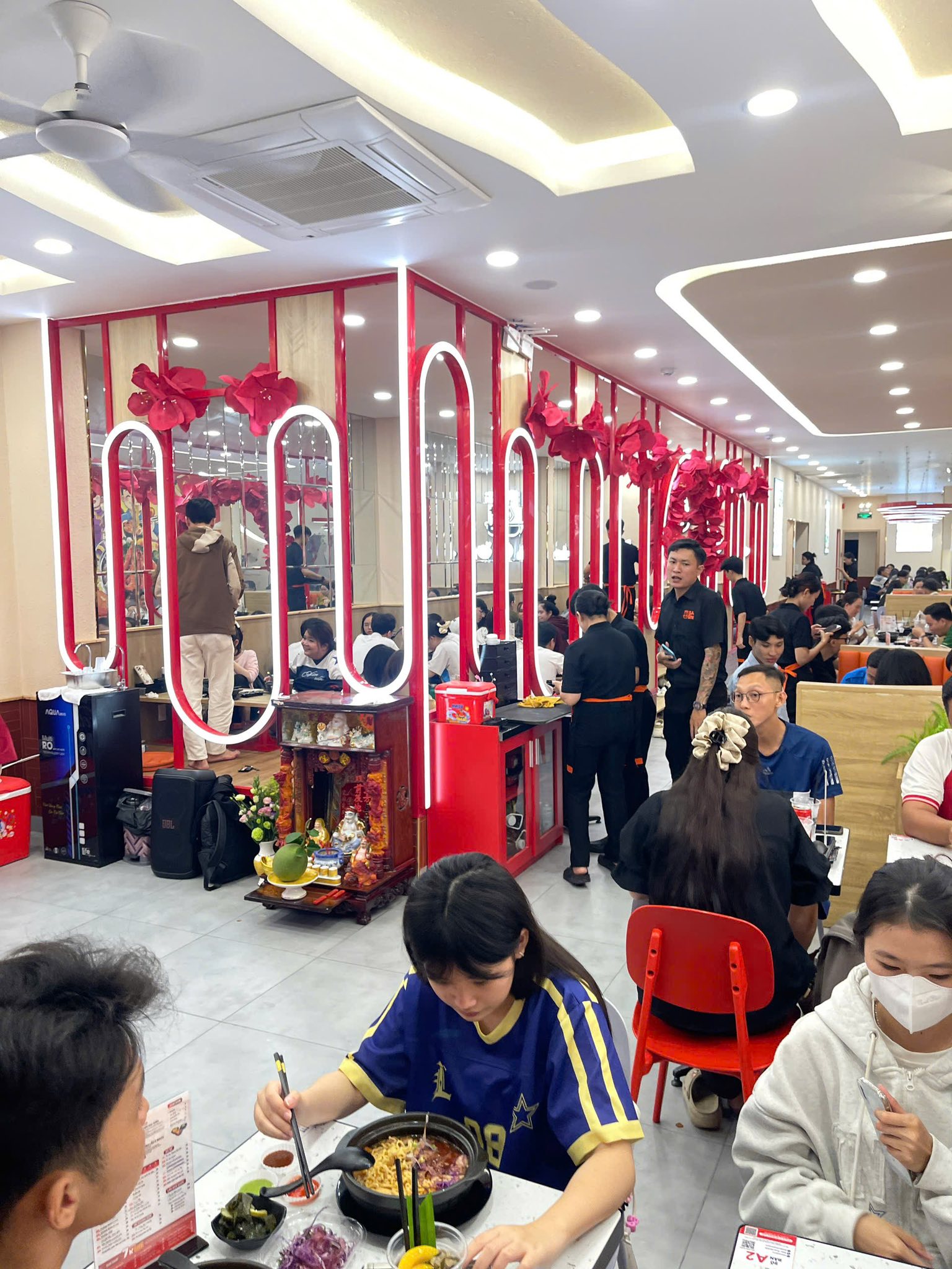 Diễn viên Quốc Trường đang làm gì với thương hiệu mì cay 7 cấp độ mà ôm mộng 1000 tỷ? - Ảnh 8.