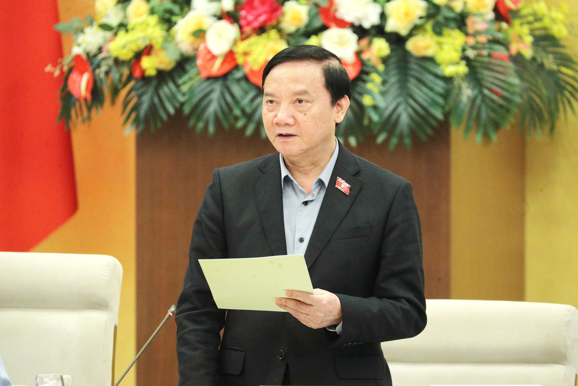 Phó Chủ tịch Quốc hội Nguyễn Khắc định đề xuất bỏ công chứng mua bán xe máy - Ảnh 2. Phó Chủ tịch Quốc hội Nguyễn Khắc định đề xuất bỏ công chứng mua bán xe máy - Ảnh 2.