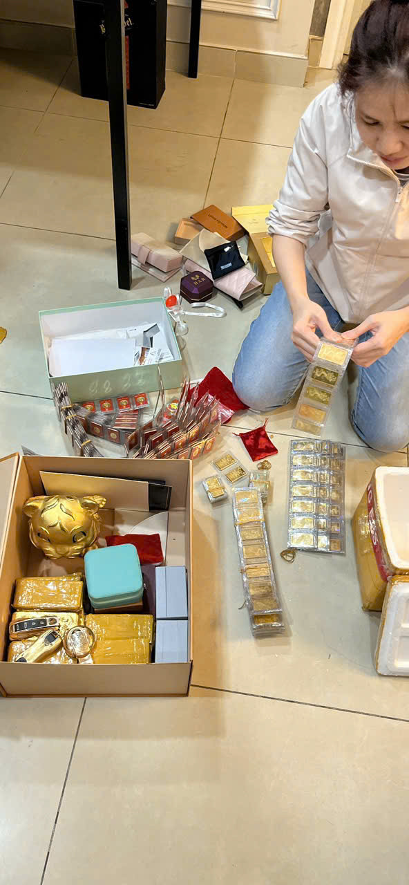 Khối tài sản khổng lồ của Mr Pips bị kê biên trong vụ lừa đảo tài chính 2026 - Ảnh 4. Khối tài sản khổng lồ của Mr Pips bị kê biên trong vụ lừa đảo tài chính 2026 - Ảnh 4.