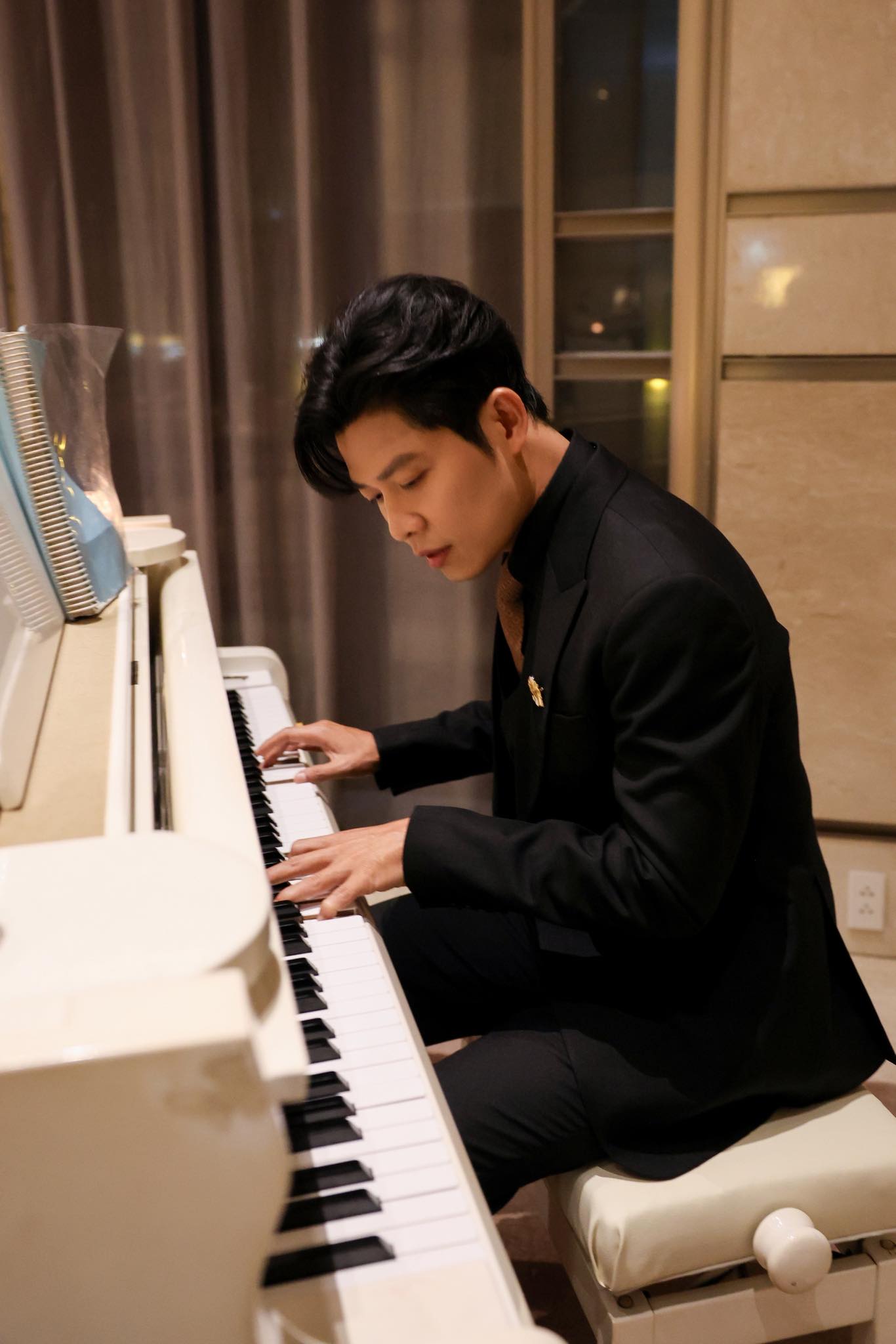 Nhạc sĩ đình đám Việt Nam: "Tôi còn sống nhưng bị nhầm là đã mất" - Ảnh 1.