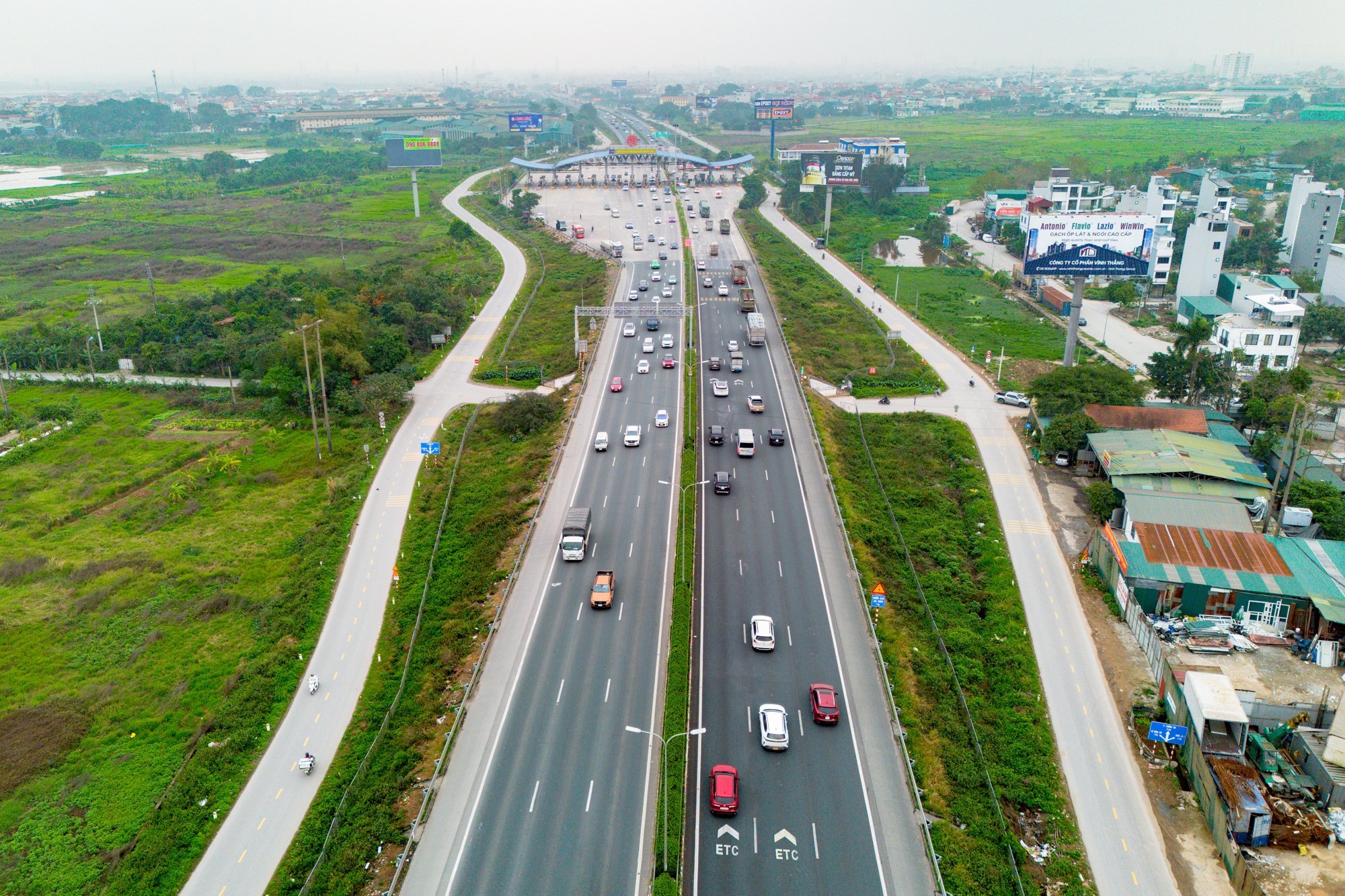 Toàn cảnh tuyến đường tốc độ cao đầu tiên của Việt Nam sắp được đầu tư 22.000 tỷ, kết nối Hà Nội với đại đô thị lớn nhất của Vinhomes - Ảnh 1.