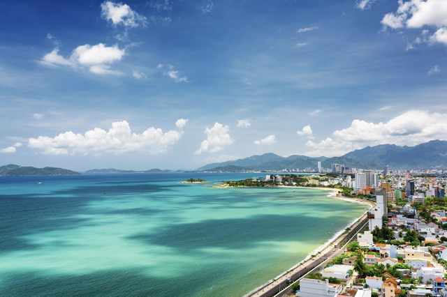 Chân dung bà bán trái cây và chàng tiên cá khiến khách Tây xếp hàng dài chờ gặp- Ảnh 1. Chân dung bà bán trái cây và chàng tiên cá khiến khách Tây xếp hàng dài chờ gặp- Ảnh 1.