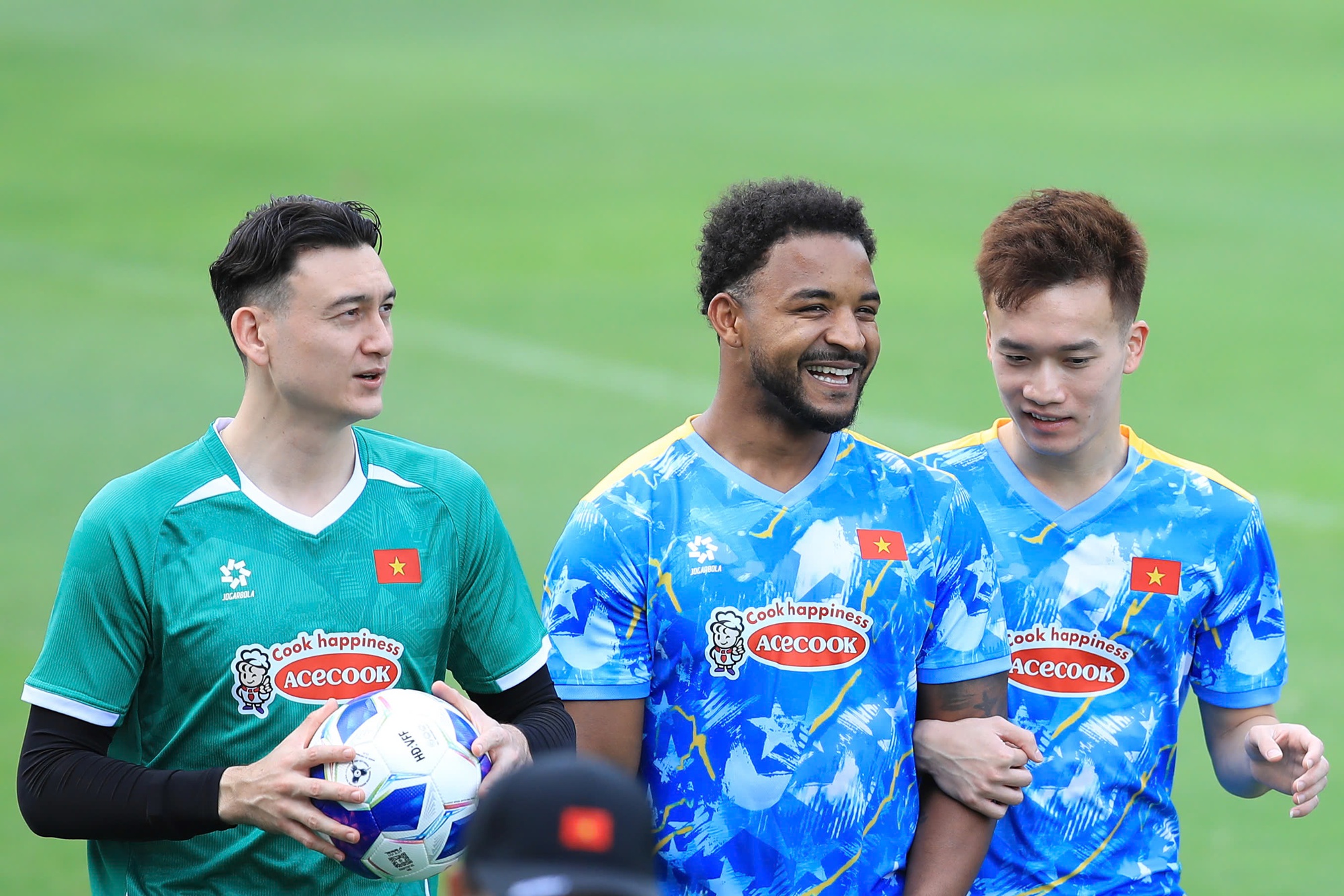 Trung Kiên và Văn Lâm: Thủ môn đẹp trai chuẩn tuyển Việt Nam 2026 - Ảnh 9. Trung Kiên và Văn Lâm: Thủ môn đẹp trai chuẩn tuyển Việt Nam 2026 - Ảnh 9.