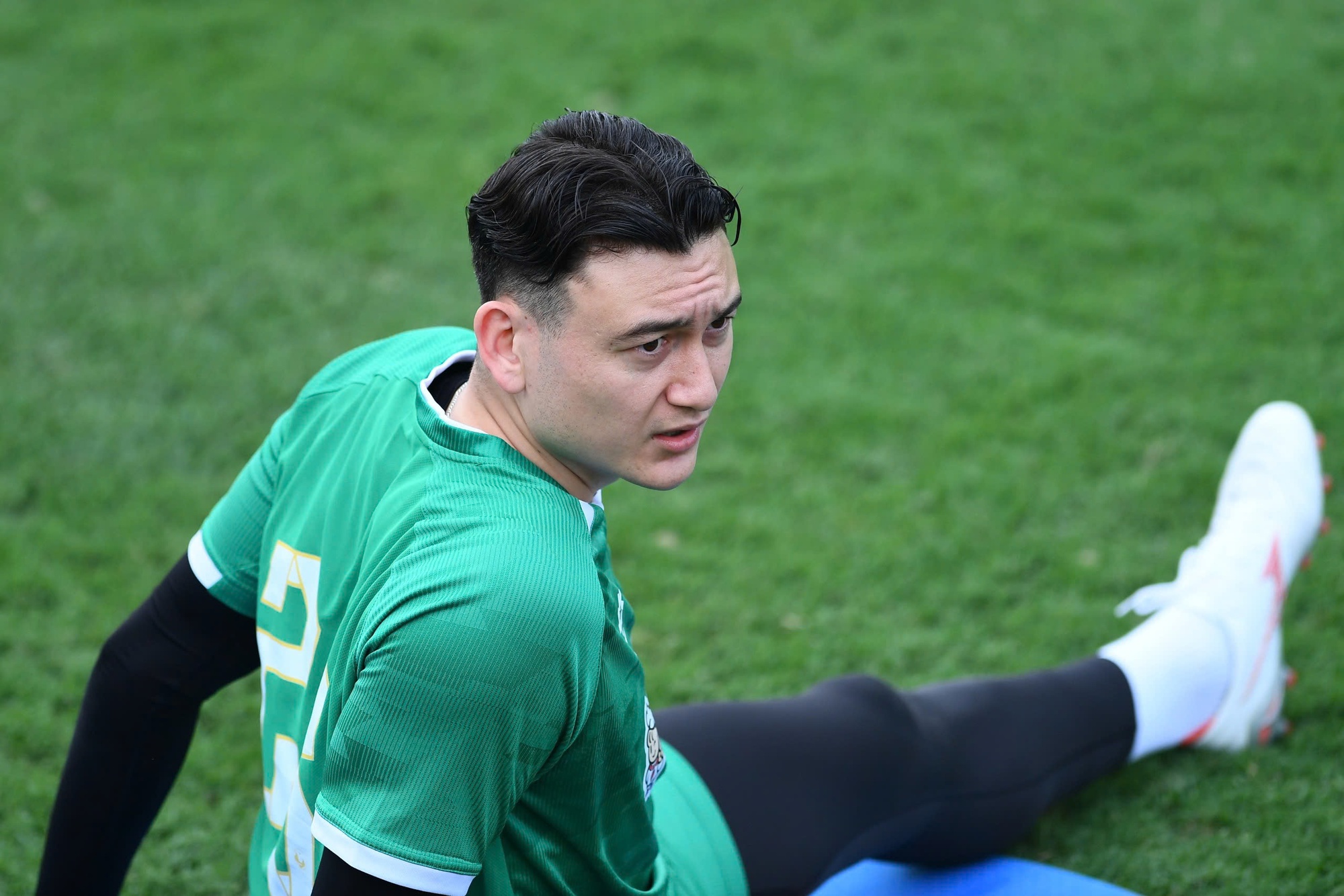 Trung Kiên và Văn Lâm: Thủ môn đẹp trai chuẩn tuyển Việt Nam 2026 - Ảnh 1. Trung Kiên và Văn Lâm: Thủ môn đẹp trai chuẩn tuyển Việt Nam 2026 - Ảnh 1.