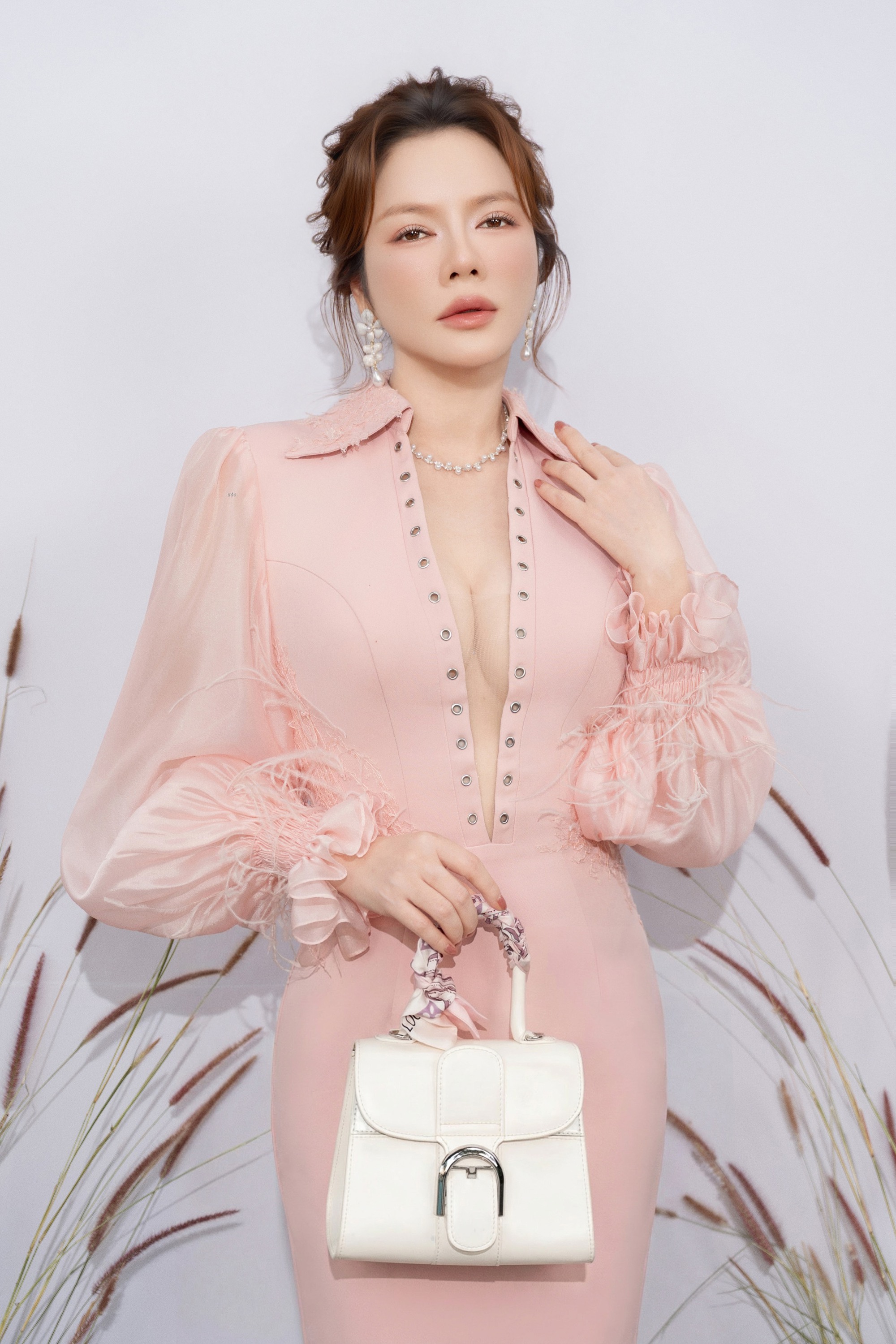 Lý Nhã Kỳ sắp có tin vui?  - Ảnh 1.