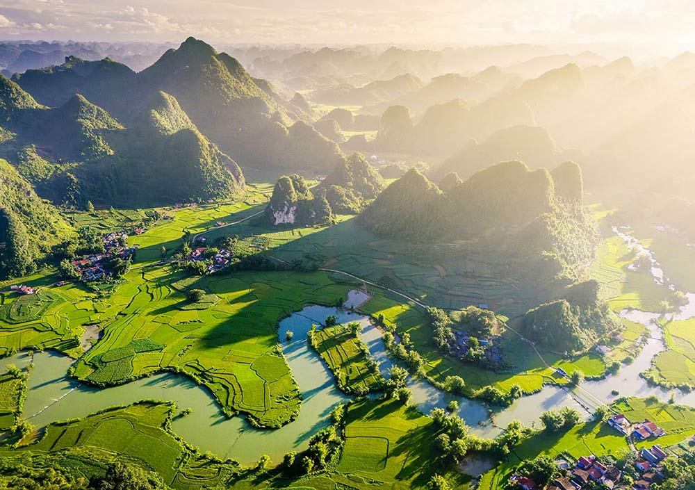 Vượt qua Anh và Ý, Việt Nam lọt top 17 quốc gia đẹp nhất thế giới với những lý do không ngờ này - Ảnh 2.