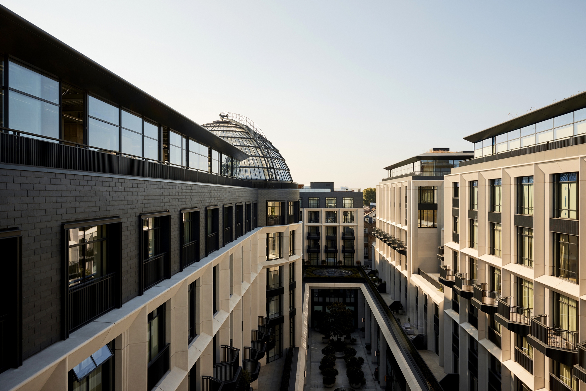 Ông chủ khu nghỉ dưỡng ở Ninh Vân Bay mở khách sạn tại Anh, đầu tư nghìn tỷ cho câu lạc bộ thượng lưu đầu tiên trên thế giới - Ảnh 4.