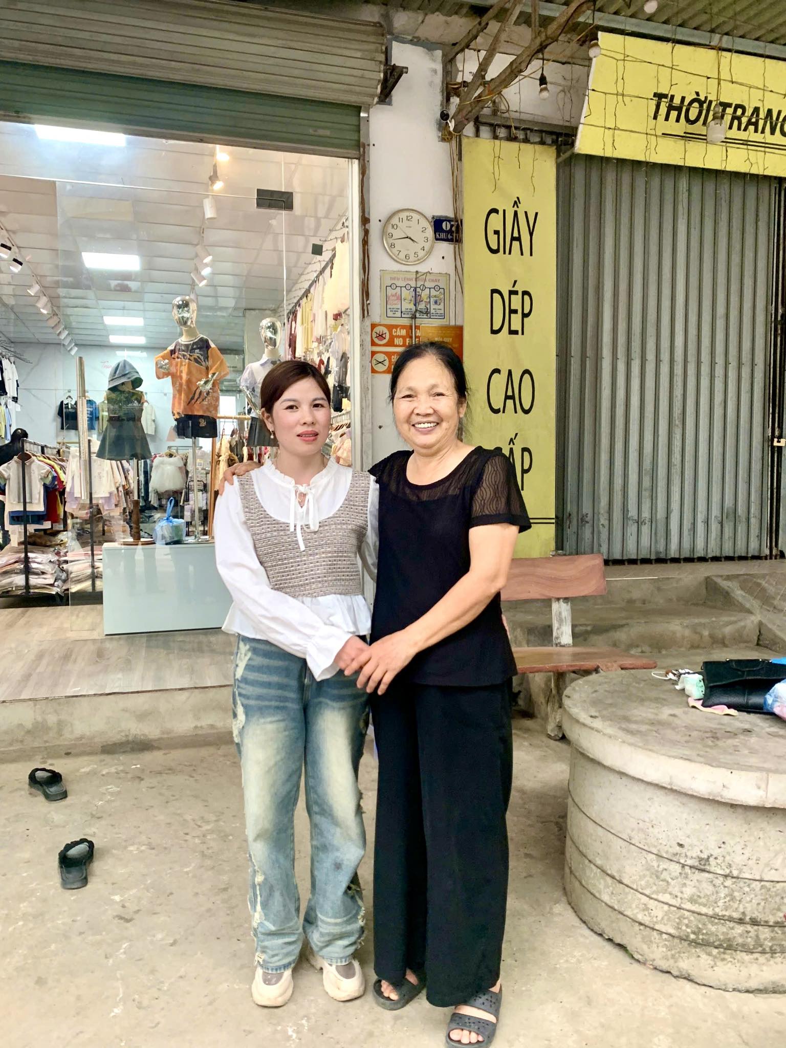 Người phụ nữ Phú Thọ nhanh chóng trả lại tài sản qúy giá cho người đánh rơi - Ảnh 2. Người phụ nữ Phú Thọ nhanh chóng trả lại tài sản qúy giá cho người đánh rơi - Ảnh 2.