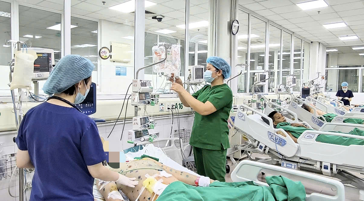 Thủy đậu người lớn Ngày càng nguy hiểm: Cảnh báo từ Bệnh viện bệnh Nhiệt đới Trung ương - Ảnh 1. Thủy đậu người lớn Ngày càng nguy hiểm: Cảnh báo từ Bệnh viện bệnh Nhiệt đới Trung ương - Ảnh 1.