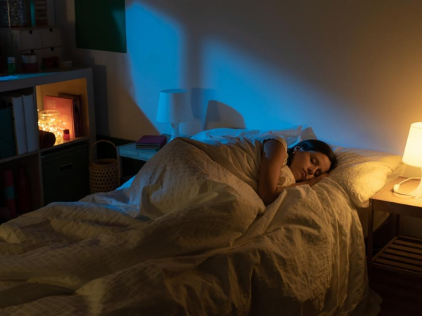 Thói quen bật đèn ngủ ảnh hưởng đến hormone melatonin và sức khỏe của bạn - Ảnh 1. Thói quen bật đèn ngủ ảnh hưởng đến hormone melatonin và sức khỏe của bạn - Ảnh 1.