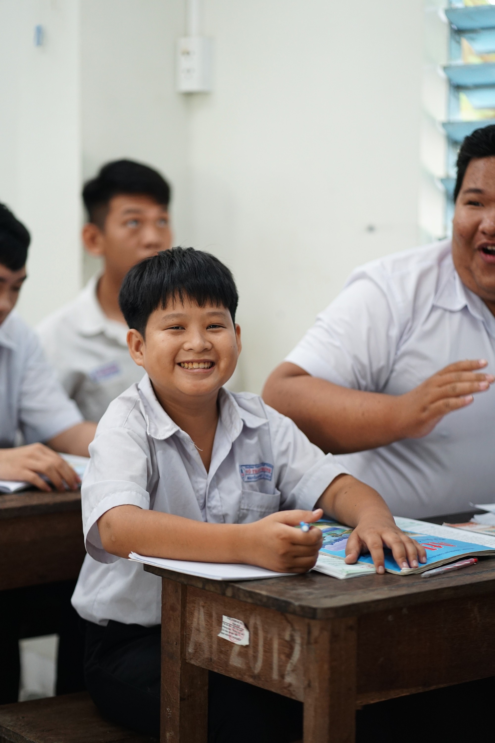 Cuộc sống đầy nghị lực của nam sinh An Giang trong clip 27 triệu view - Ảnh 14. Cuộc sống đầy nghị lực của nam sinh An Giang trong clip 27 triệu view - Ảnh 14.