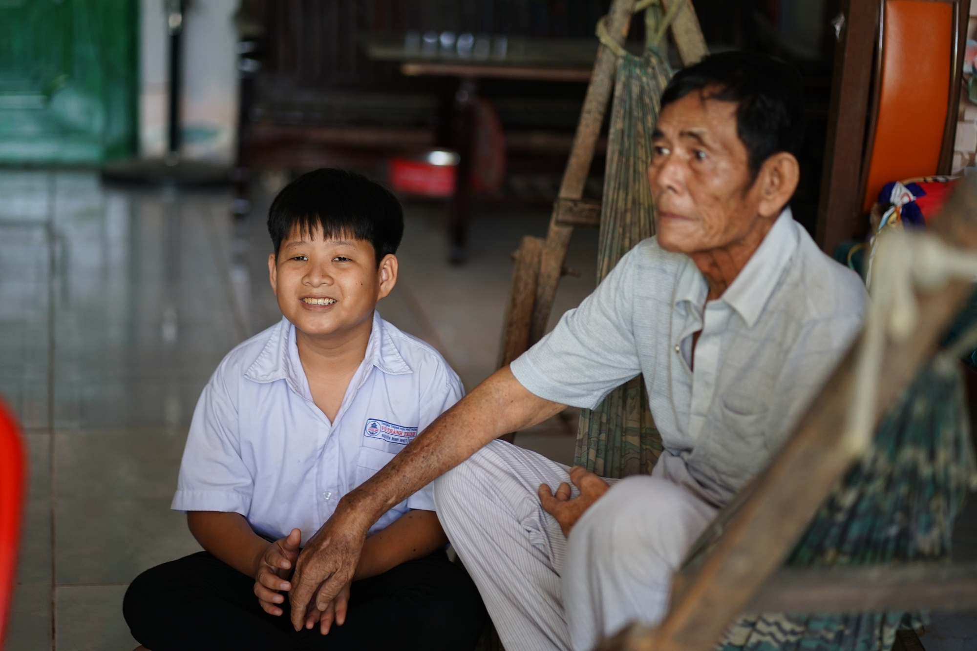 Cuộc sống đầy nghị lực của nam sinh An Giang trong clip 27 triệu view - Ảnh 1. Cuộc sống đầy nghị lực của nam sinh An Giang trong clip 27 triệu view - Ảnh 1.