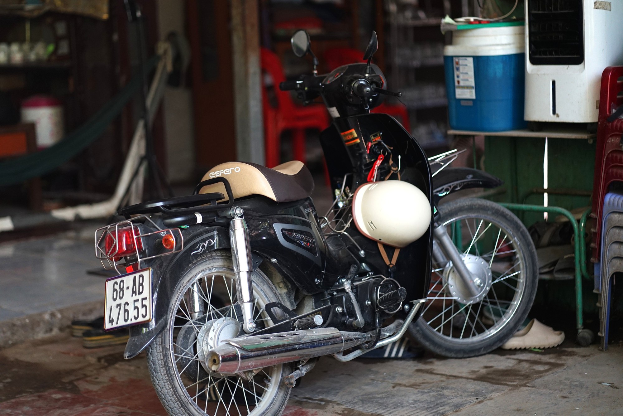 Cuộc sống đầy nghị lực của nam sinh An Giang trong clip 27 triệu view - Ảnh 6. Cuộc sống đầy nghị lực của nam sinh An Giang trong clip 27 triệu view - Ảnh 6.