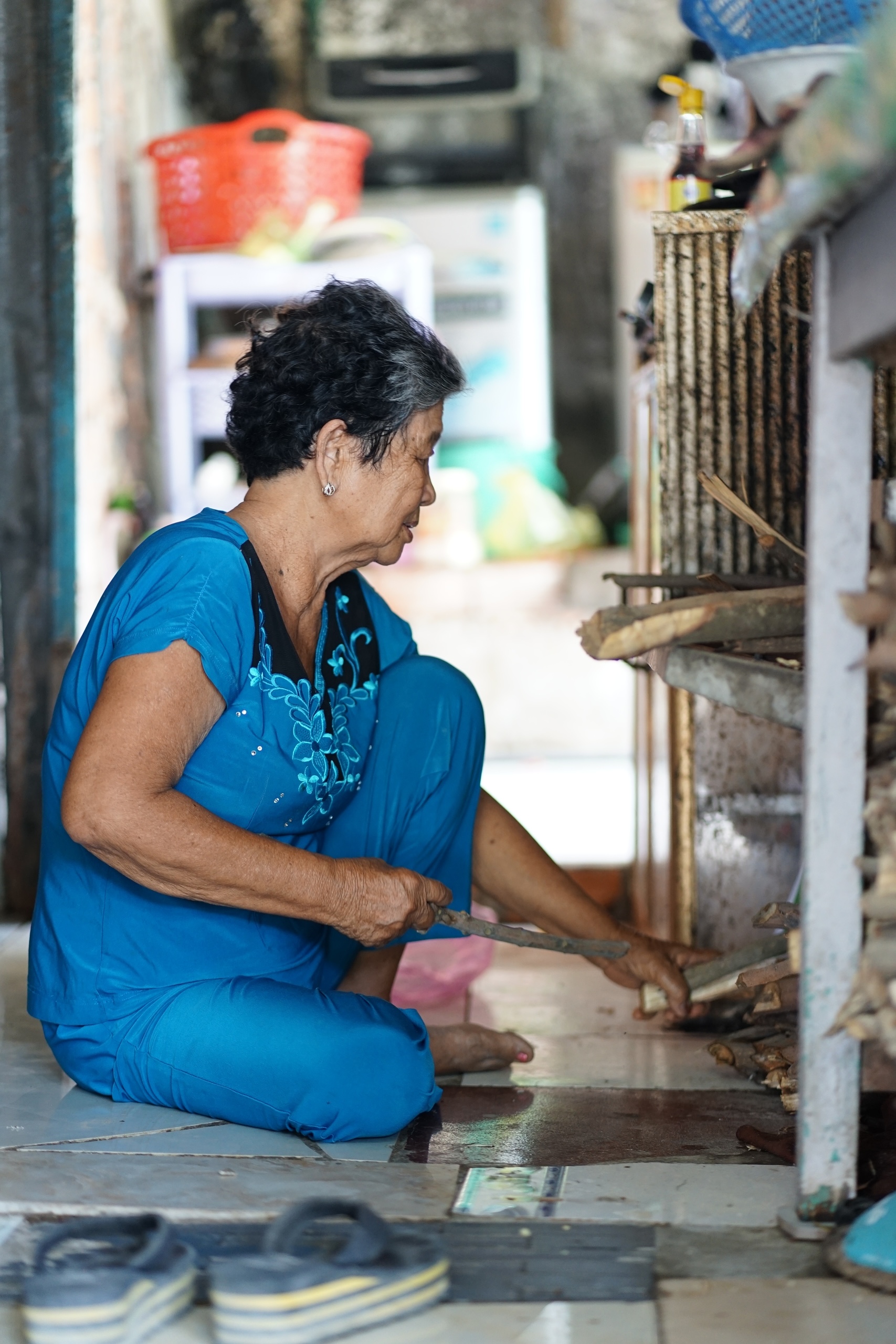 Cuộc sống đầy nghị lực của nam sinh An Giang trong clip 27 triệu view - Ảnh 4. Cuộc sống đầy nghị lực của nam sinh An Giang trong clip 27 triệu view - Ảnh 4.