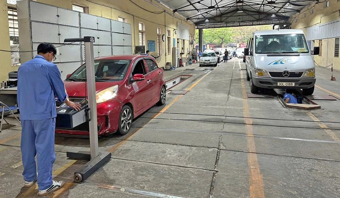 Tỉ lệ trượt kiểm định khí thải xe xăng và diesel tăng cao năm 2026 - Ảnh 2.