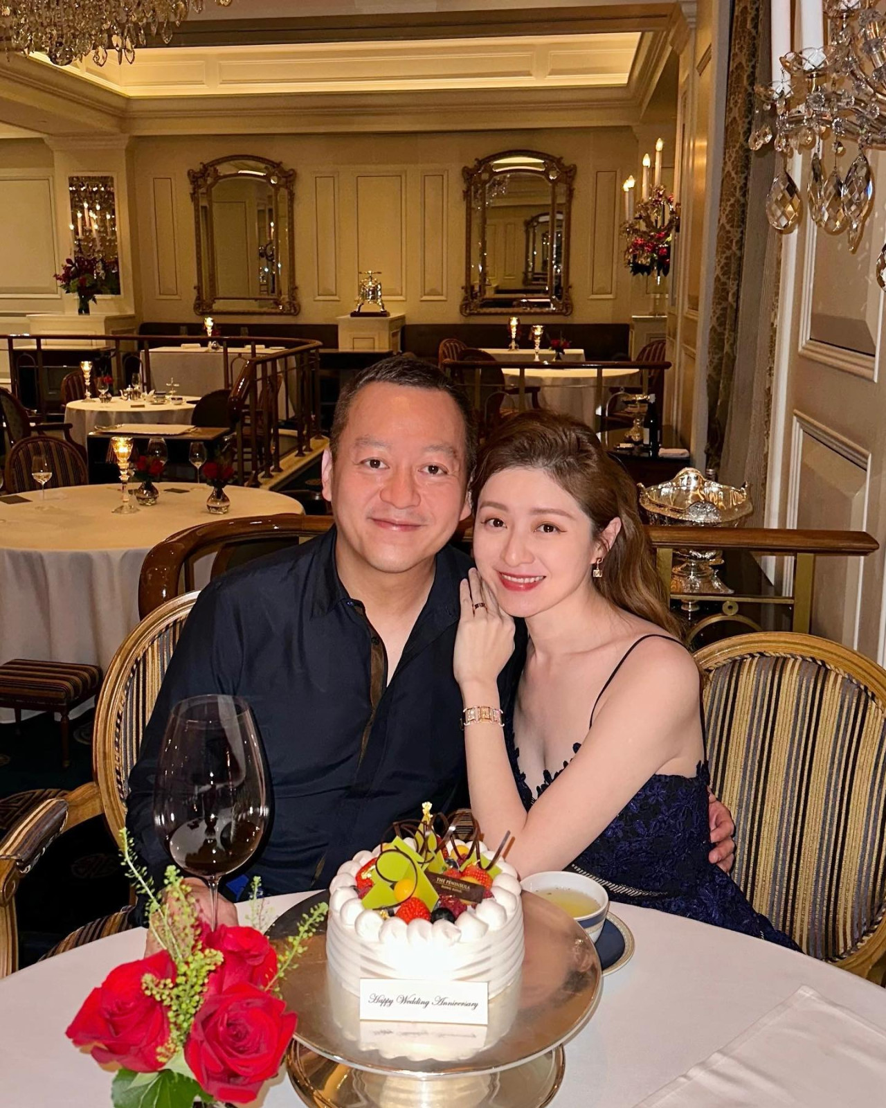 Nàng thơ Hong Kong Từ Thục Mẫn: Cuộc sống kín tiếng và hành trình hạnh phúc bên chồng đại gia - Ảnh 4. Nàng thơ Hong Kong Từ Thục Mẫn: Cuộc sống kín tiếng và hành trình hạnh phúc bên chồng đại gia - Ảnh 4.