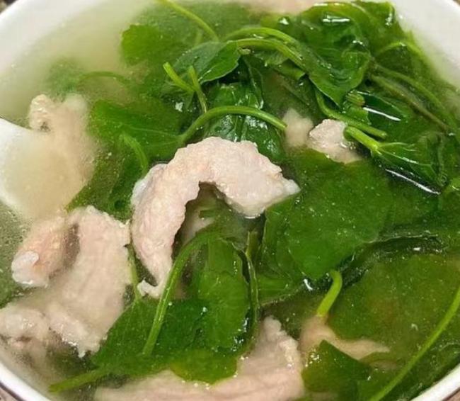 4 Món ăn thanh nhiệt cơ thể từ rau má giúp bổ gan và cải thiện thị lực - Ảnh 14. 4 Món ăn thanh nhiệt cơ thể từ rau má giúp bổ gan và cải thiện thị lực - Ảnh 14.