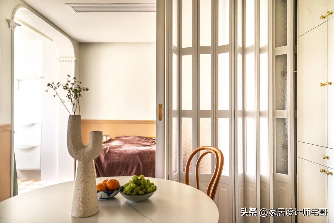 Cô gái 20 tuổi mua căn hộ 50m² đón bố mẹ lên ở cùng: Bỏ phòng khách để làm phòng dưỡng lão, ai xem cũng khen “hiếu thảo và thực tế”- Ảnh 2.