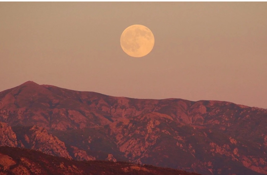 “Trăng hồng” và “trăng xanh” tháng 4-5 có gì đặc biệt? - Ảnh 1.