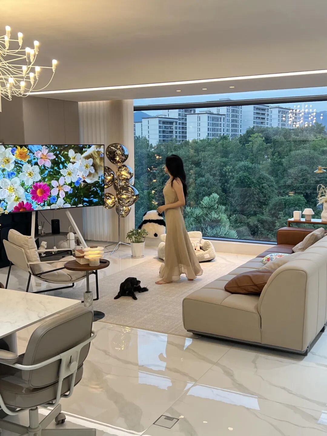 Tôi từng mê “phòng khách rộng” khi mua nhà - đến lúc dọn vào ở mới nhận ra 6 rắc rối không ai nói trước- Ảnh 2. Tôi từng mê “phòng khách rộng” khi mua nhà - đến lúc dọn vào ở mới nhận ra 6 rắc rối không ai nói trước- Ảnh 2.