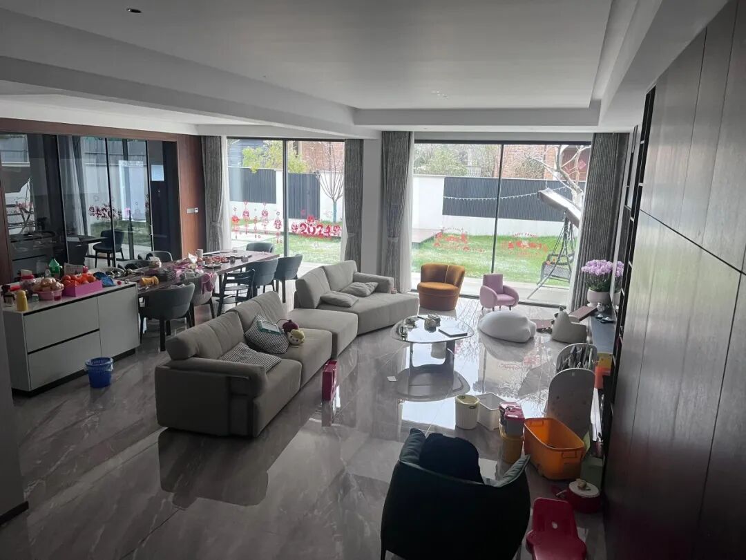 Tôi từng mê “phòng khách rộng” khi mua nhà - đến lúc dọn vào ở mới nhận ra 6 rắc rối không ai nói trước- Ảnh 6. Tôi từng mê “phòng khách rộng” khi mua nhà - đến lúc dọn vào ở mới nhận ra 6 rắc rối không ai nói trước- Ảnh 6.