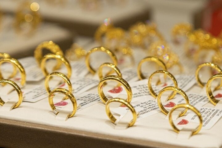 Giá vàng giảm sáng 3 / 3: Biến động mạnh do căng thẳng địa chính trị - Ảnh 1.