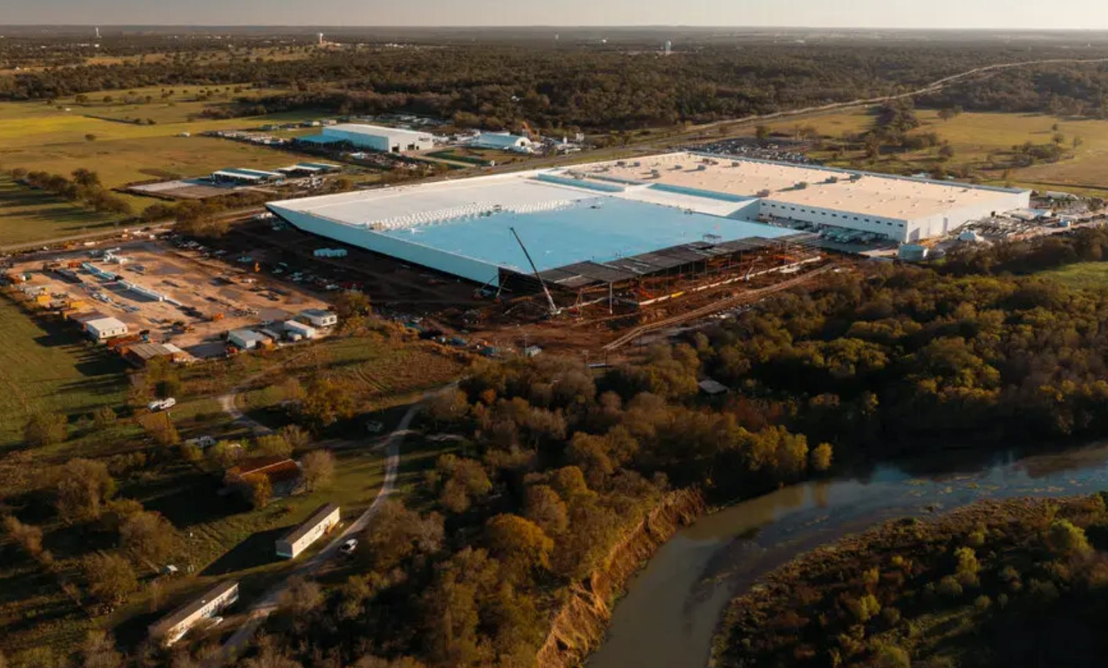 Elon Musk xây đế chế 90 công ty tại Texas: Sự thật đằng sau tài sản khổng lồ - Ảnh 3. Elon Musk xây đế chế 90 công ty tại Texas: Sự thật đằng sau tài sản khổng lồ - Ảnh 3.