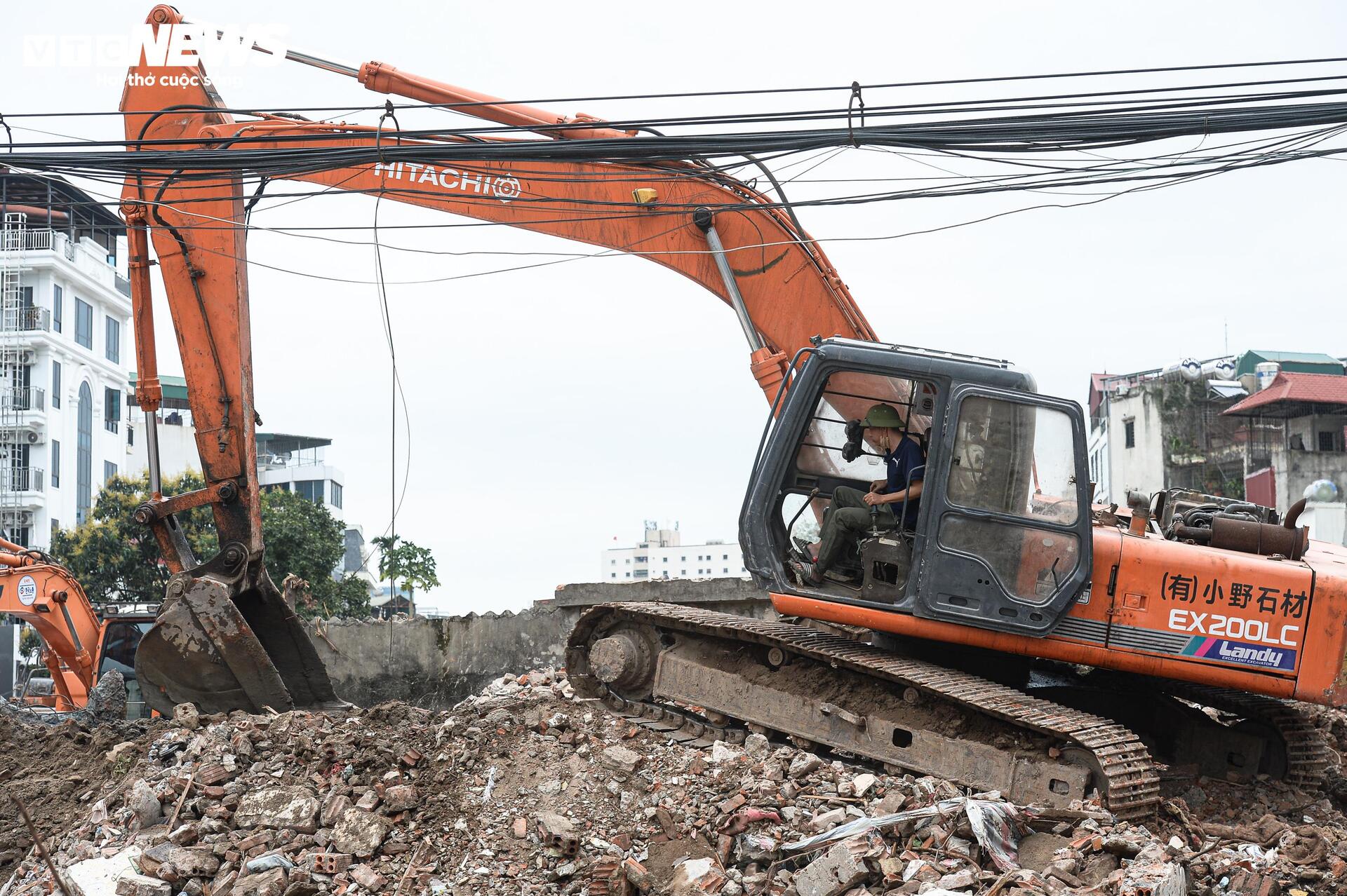 Hà Nội đẩy nhanh tiến độ phá dỡ công trình cho dự án Vành đai 2 , 5 năm 2026 - Ảnh 6. Hà Nội đẩy nhanh tiến độ phá dỡ công trình cho dự án Vành đai 2 , 5 năm 2026 - Ảnh 6.
