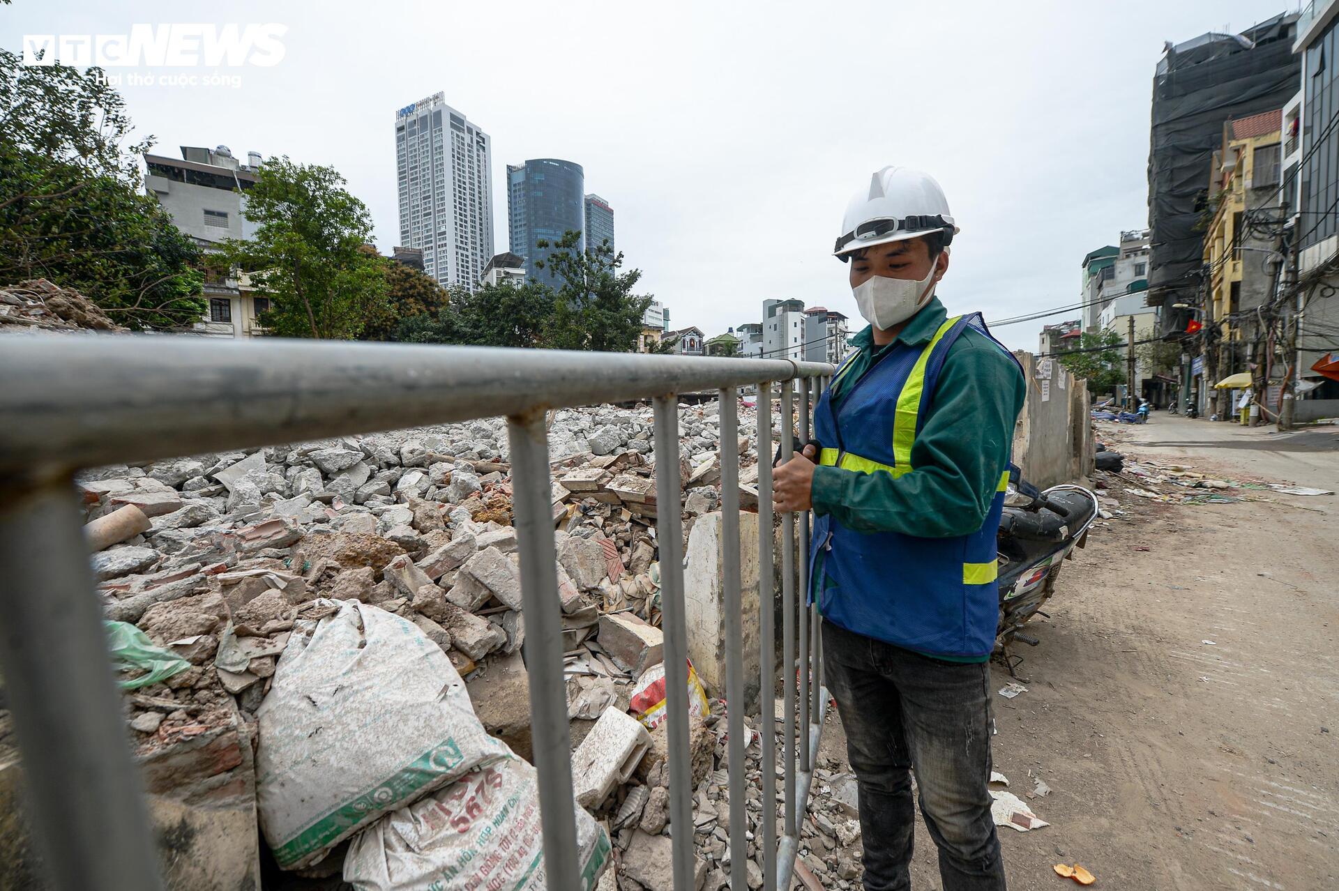 Hà Nội đẩy nhanh tiến độ phá dỡ công trình cho dự án Vành đai 2 , 5 năm 2026 - Ảnh 10. Hà Nội đẩy nhanh tiến độ phá dỡ công trình cho dự án Vành đai 2 , 5 năm 2026 - Ảnh 10.