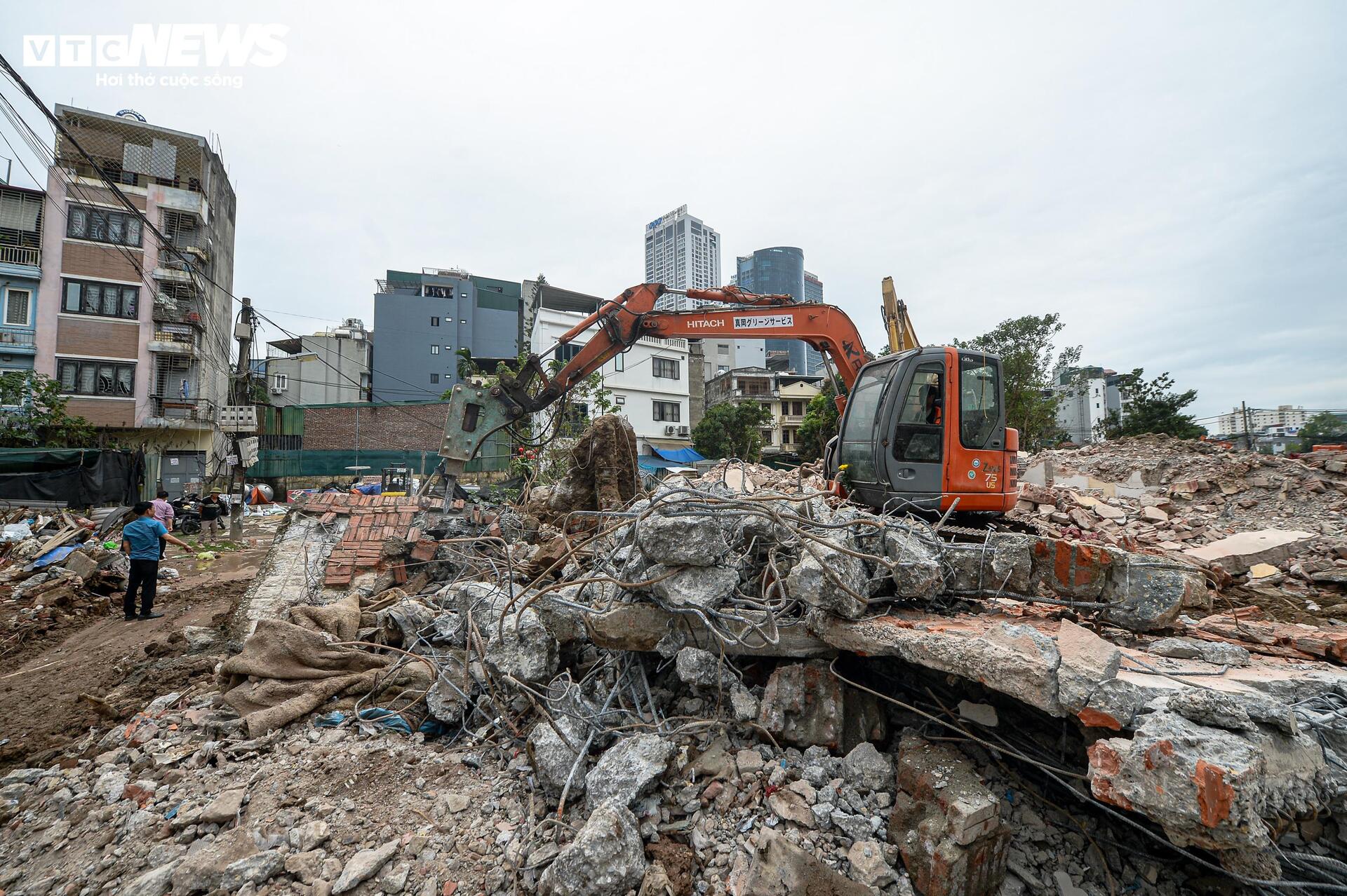 Hà Nội đẩy nhanh tiến độ phá dỡ công trình cho dự án Vành đai 2 , 5 năm 2026 - Ảnh 14. Hà Nội đẩy nhanh tiến độ phá dỡ công trình cho dự án Vành đai 2 , 5 năm 2026 - Ảnh 14.