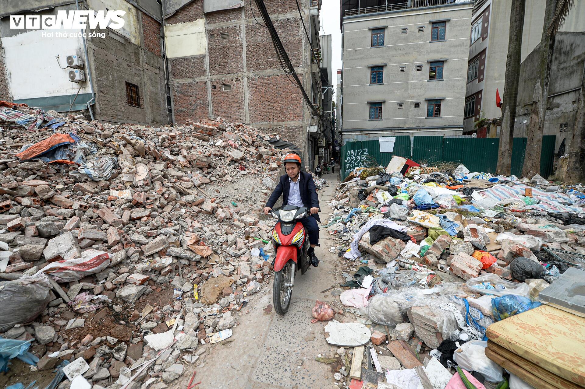 Hà Nội đẩy nhanh tiến độ phá dỡ công trình cho dự án Vành đai 2 , 5 năm 2026 - Ảnh 19. Hà Nội đẩy nhanh tiến độ phá dỡ công trình cho dự án Vành đai 2 , 5 năm 2026 - Ảnh 19.