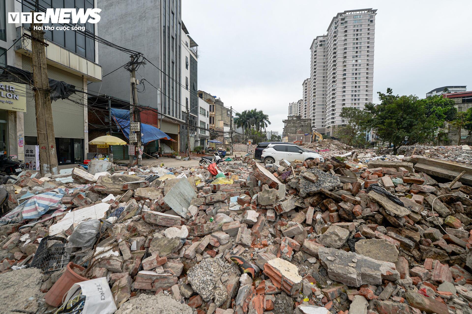 Hà Nội đẩy nhanh tiến độ phá dỡ công trình cho dự án Vành đai 2 , 5 năm 2026 - Ảnh 4. Hà Nội đẩy nhanh tiến độ phá dỡ công trình cho dự án Vành đai 2 , 5 năm 2026 - Ảnh 4.