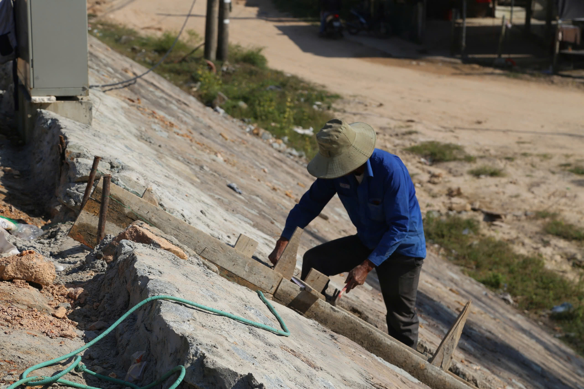 Cầu vượt biển Thuận An tại Huế hoàn thành , chờ thông xe trong năm 2026 - Ảnh 12. Cầu vượt biển Thuận An tại Huế hoàn thành , chờ thông xe trong năm 2026 - Ảnh 12.