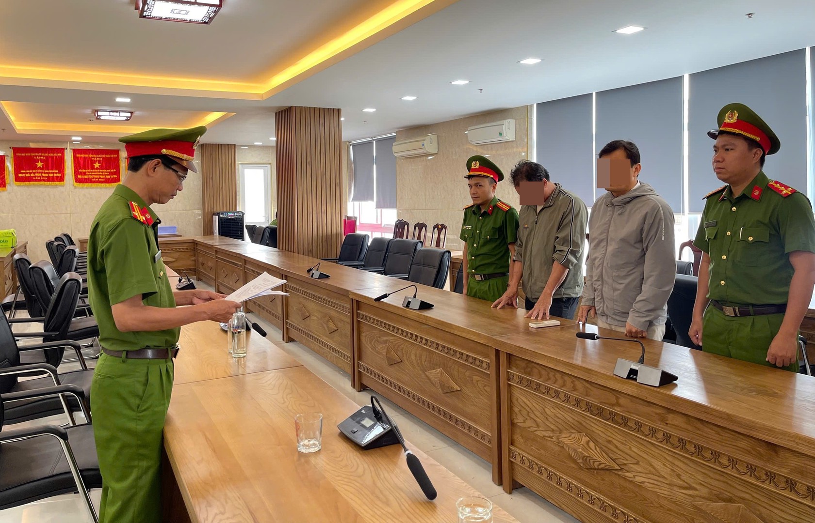 Khởi tố Giám đốc doanh nghiệp và hàng loạt cán bộ vi phạm quy định môi trường - Ảnh 18. Khởi tố Giám đốc doanh nghiệp và hàng loạt cán bộ vi phạm quy định môi trường - Ảnh 18.