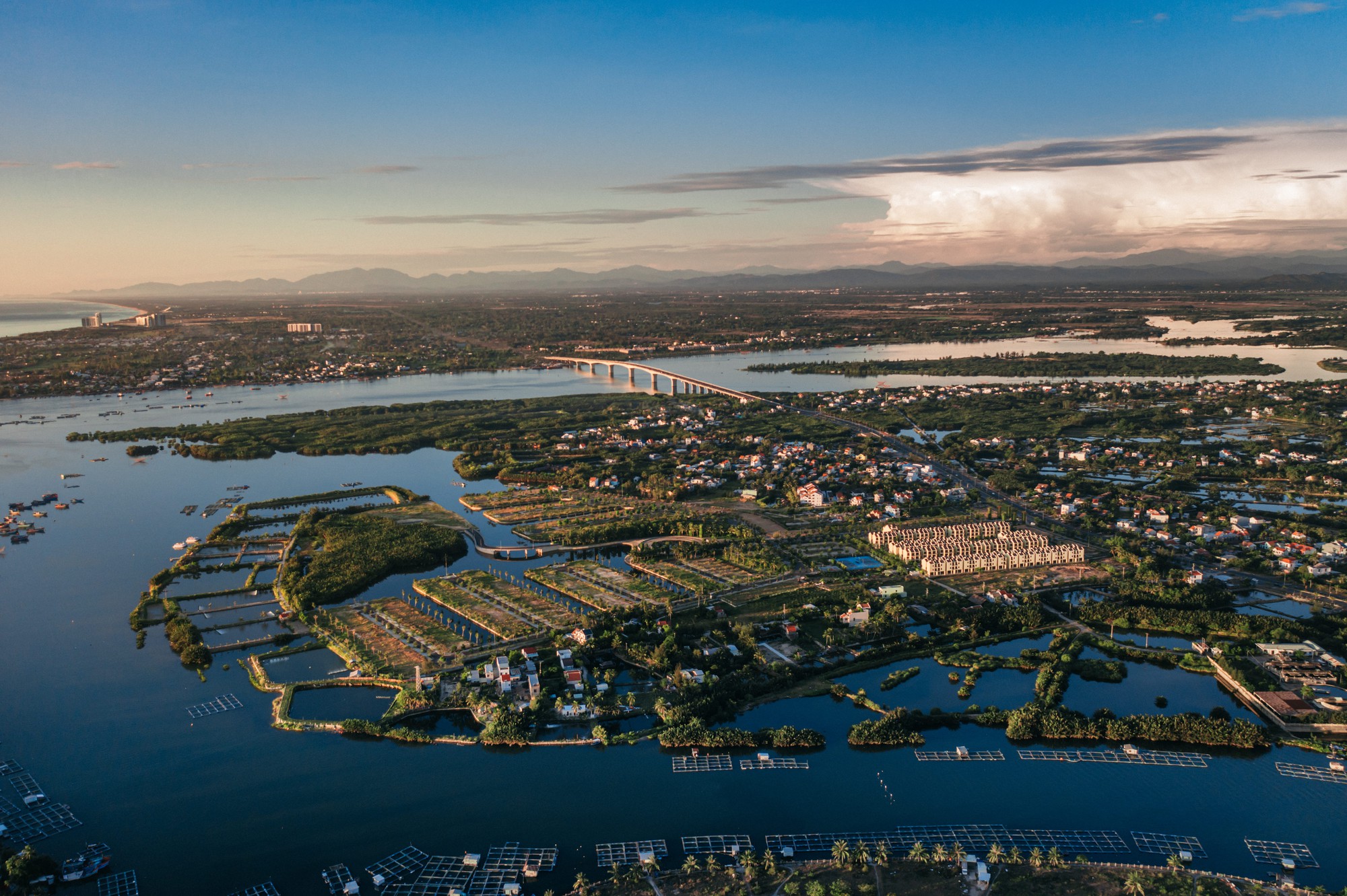 Đà Nẵng bước vào mô hình đa trung tâm: Cực tăng trưởng mới sẽ nằm ở đâu? - Ảnh 2. Đà Nẵng bước vào mô hình đa trung tâm: Cực tăng trưởng mới sẽ nằm ở đâu? - Ảnh 2.