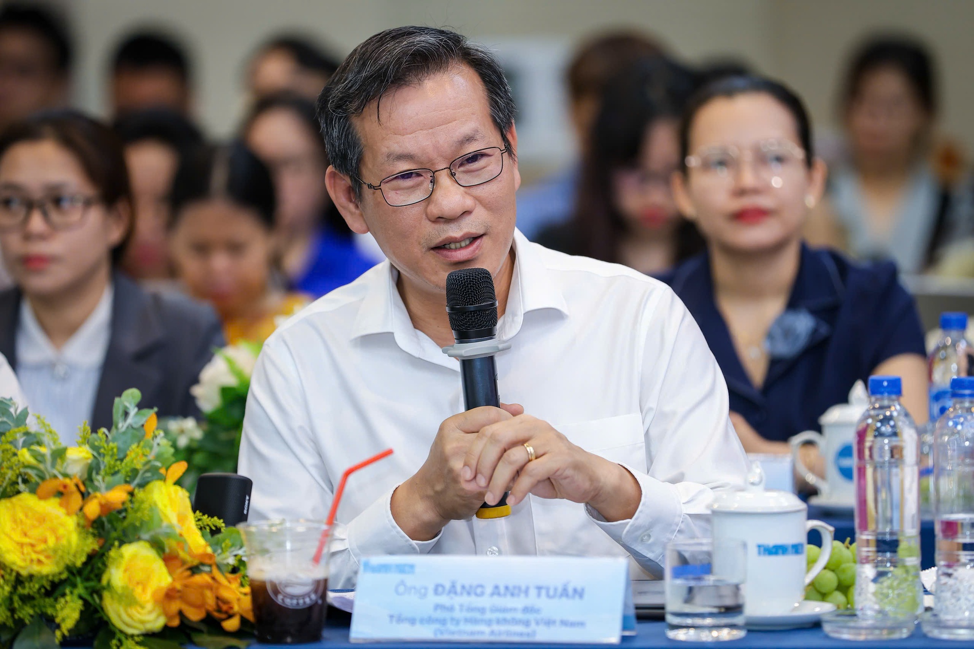 Phó Tổng Giám đốc Vietnam Airlines: "Chắc chắn sẽ có điều chỉnh giá vé" - Ảnh 1.