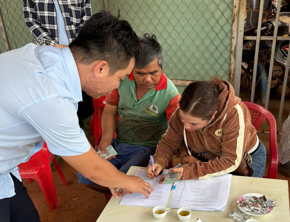 Vụ nhà dân cheo leo bên vực thẳm tại Đồng Nai: Tin tức nóng hổi 2026 - Ảnh 2. Vụ nhà dân cheo leo bên vực thẳm tại Đồng Nai: Tin tức nóng hổi 2026 - Ảnh 2.